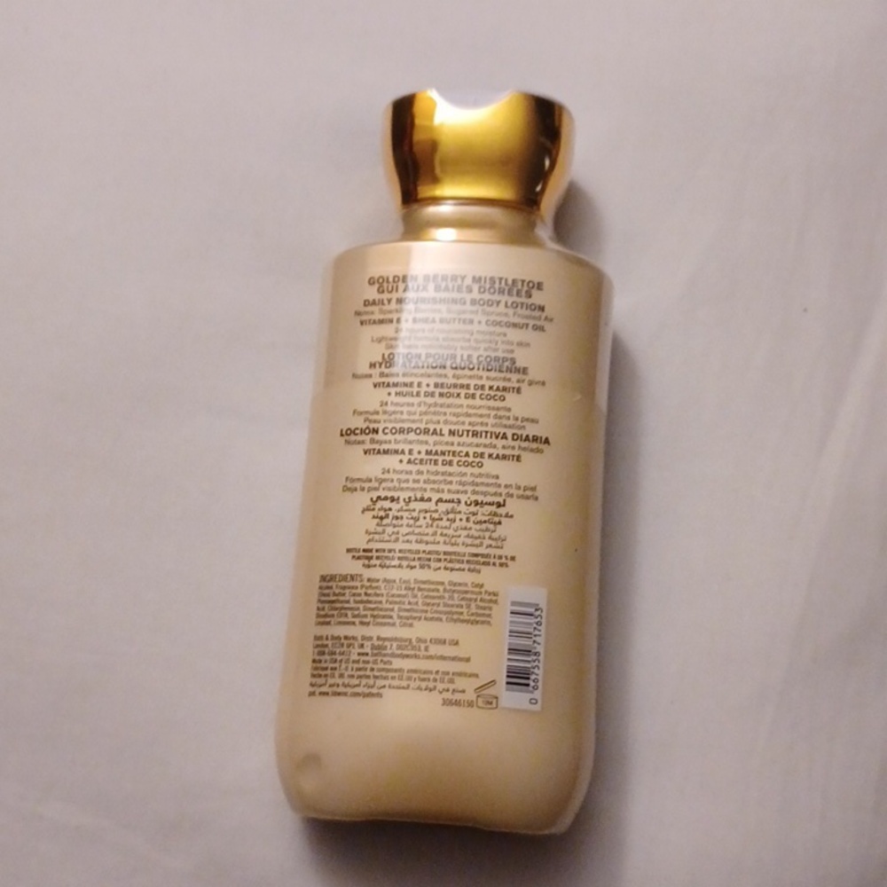 4/$40 New "Golden Berry Mistletoe" Body Lotion - 236 mL Sealed Bottle - Picture 2 of 6